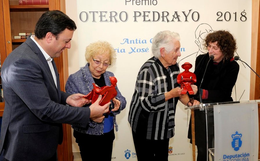 O Premio Otero Pedrayo distingue as traxectorias da pedagoga Antía Cal e a escritora María Xosé Queizán.