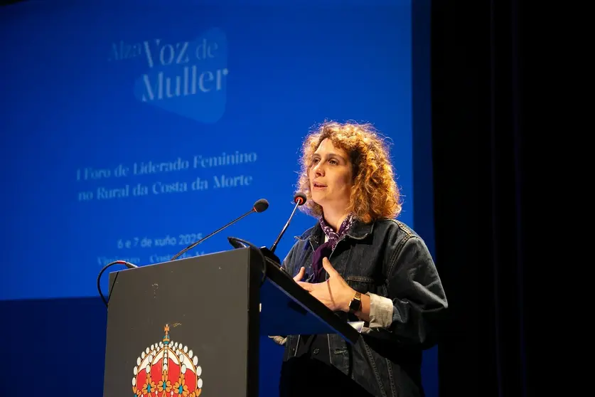Veira, durante a s&uacute;a intervenci&oacute;n no foro, hoxe en Vimianzo