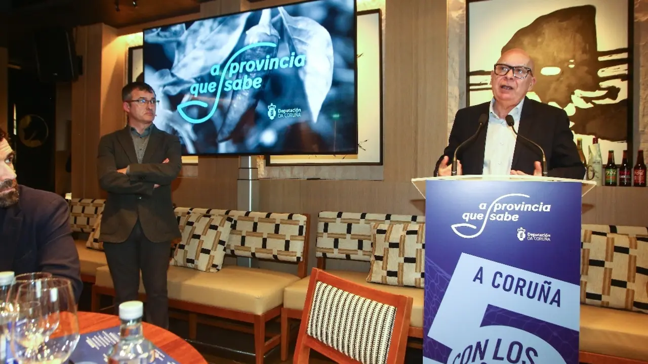 Intervenci&oacute;n de Regueira no encontro 'A Coru&ntilde;a cos 5 sentidos', celebrado en Donostia