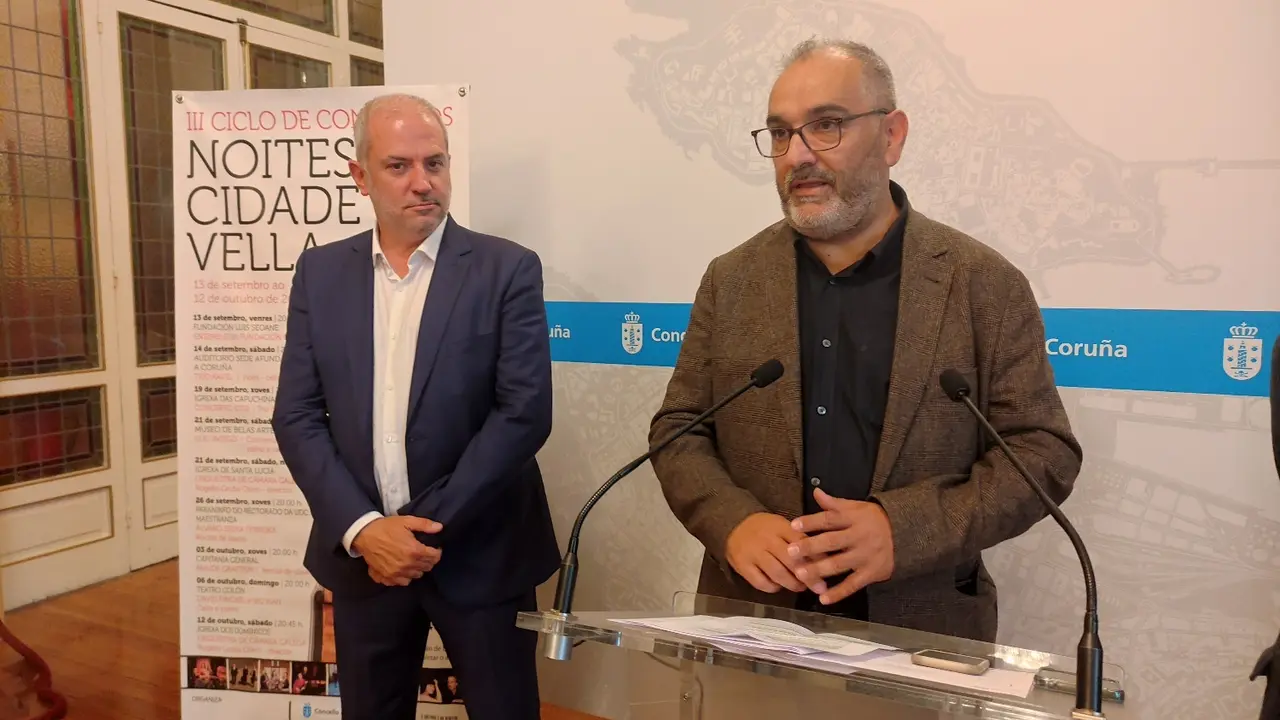 Penas, na presentaci&oacute;n da gu&iacute;a hoxe no Castelo de Vimianzo