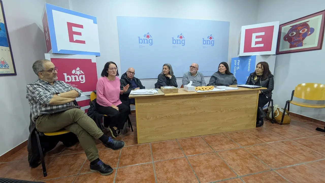 Penas, Seixas, Regueira, Su&aacute;rez, Pose, Garc&iacute;a e Gonz&aacute;lez, na xuntanza de hoxe en Carballo