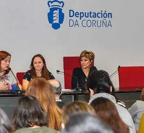As entidades de Servizos Sociais, onte &aacute; reuni&oacute;n coa responsabel da &aacute;rea de Benestar Social, &Aacute;nxela Franco