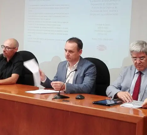 Xes&uacute;s Soto, no centro, con Amoedo (a s&uacute;a dereita na imaxe) e Sanz Larruga