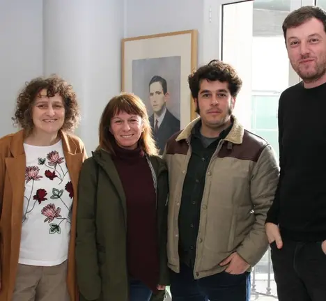 Ana Est&eacute;vez e Pela del &Aacute;lamo, con Goretti Sanmart&iacute;n e Xabier Campos, onte na Deputaci&oacute;n