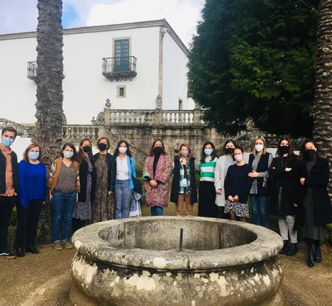 Mar&iacute;a Mu&iacute;&ntilde;o, coas axentes de igualdade da provincia coas que mantivo hoxe un reuni&oacute;n no Pazo de Mari&ntilde;an