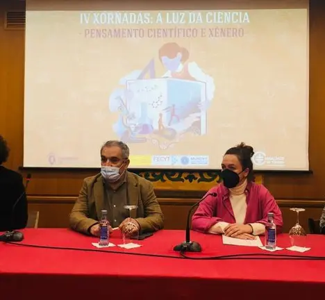 Penas e Mu&iacute;&ntilde;o, durante a s&uacute;a intervenci&oacute;n na inauguraci&oacute;n das xornadas