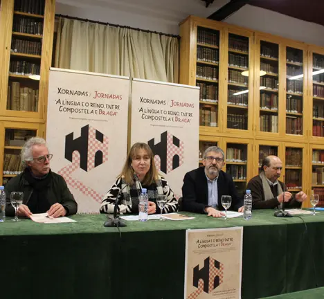 Mu&iacute;&ntilde;o, durante a s&uacute;a intervenci&oacute;n na presentaci&oacute;n do foro