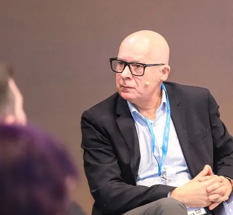 Regueira, na presentaci&oacute;n de 'Os Fog&oacute;ns do Anll&oacute;ns', hoxe en Fitur