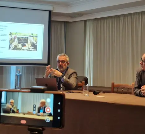 Regueira, na presentaci&oacute;n do Plan no balneario de Carballo