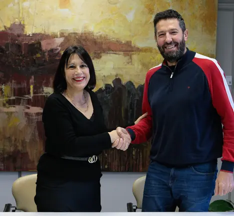 Natividade Gonz&aacute;lez e Alfonso Branco, logo da sinatura hoxe do acordo