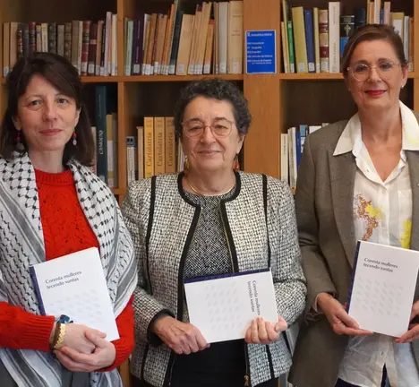 Agra, &Aacute;lvarez e Ad&aacute;n, na presentaci&oacute;n da publicaci&oacute;n