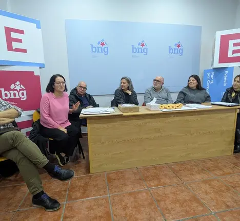 Penas, Seixas, Regueira, Su&aacute;rez, Pose, Garc&iacute;a e Gonz&aacute;lez, na xuntanza de hoxe en Carballo